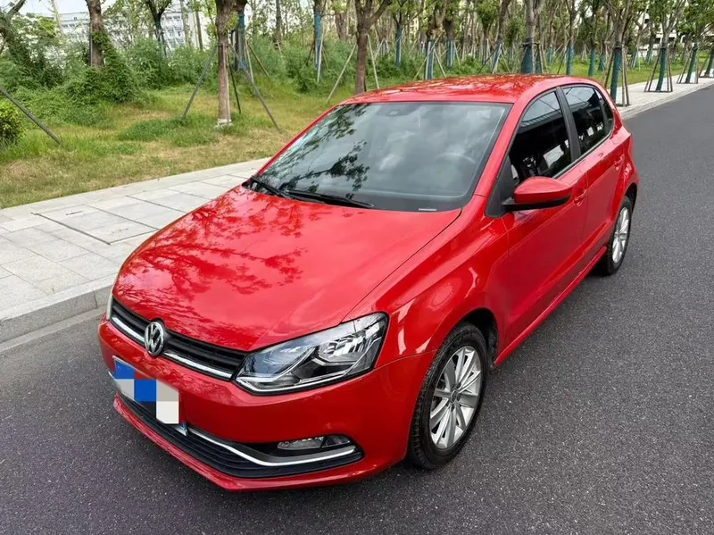Volkswagen Polo 1.6L Auto Comfort Edition, 2014 — фото 1