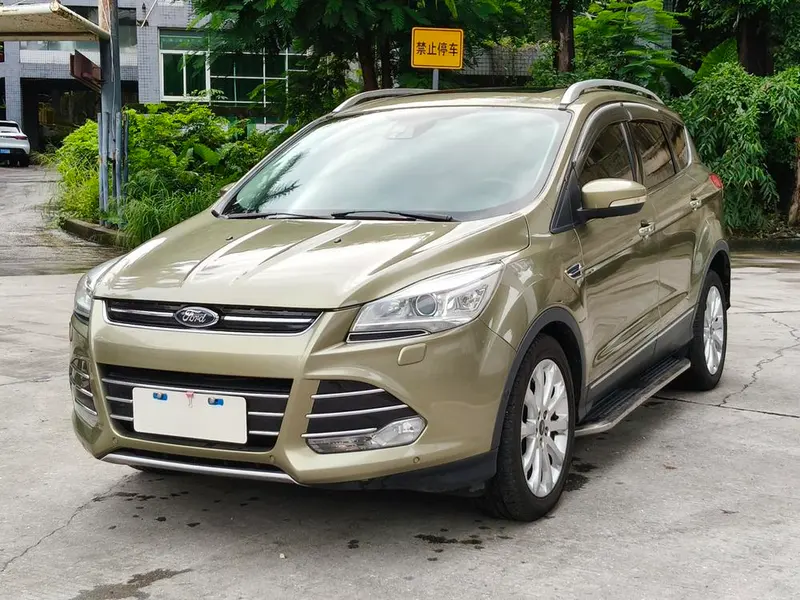 Ford Kuga, 2013