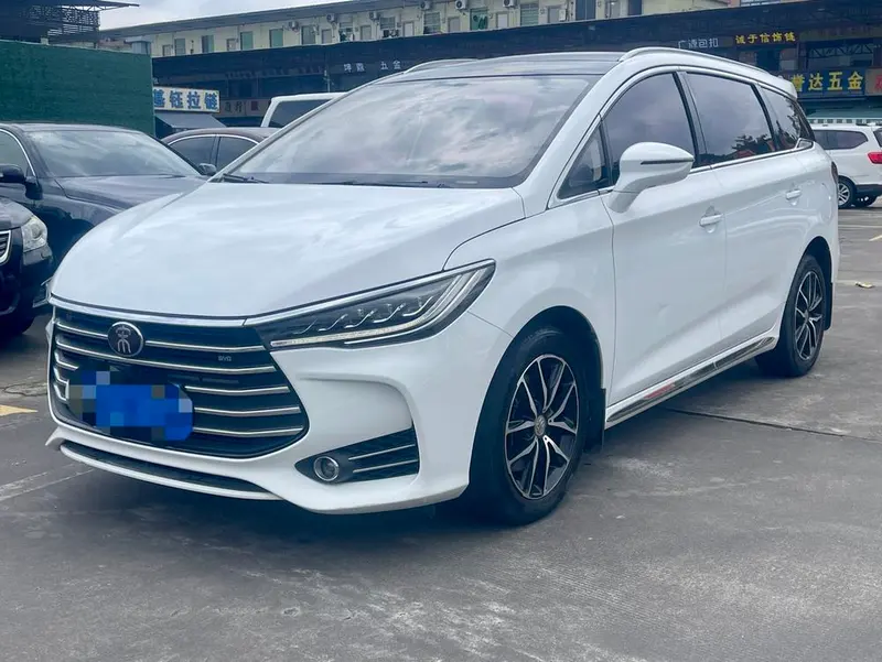 BYD Song MAX 1.5T Auto Smart Connected Elite Version 7 Seater, 2017 — фото 1