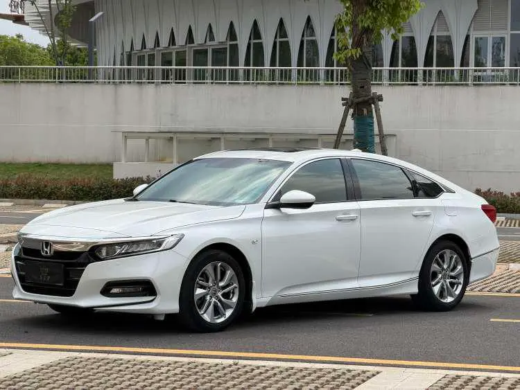 Honda Accord 230TURBO Comfort Edition CN5, 2018 — фото 1