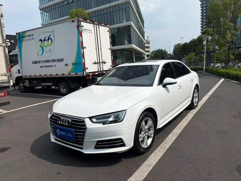 Audi A4L 30 Version 40 TFSI Version, 2018 — фото 1
