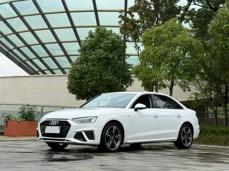 Audi A4L 40 TFSI Luxury Version, 2020 — фото 1