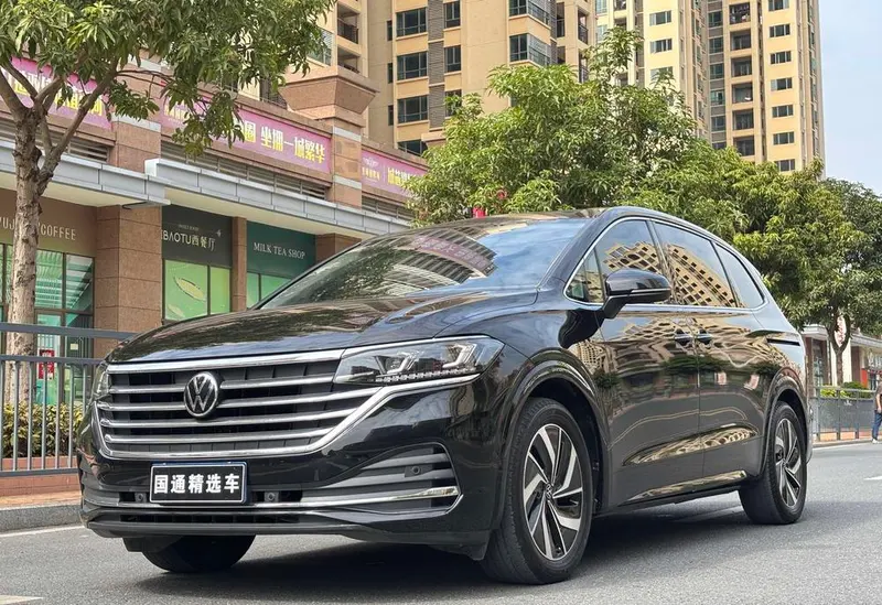 Volkswagen Viloran 330TSI Luxury Edition, 2020 — фото 1