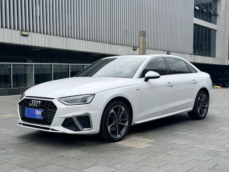 Audi A4L 40 TFSI Fashion Version, 2022 — фото 1