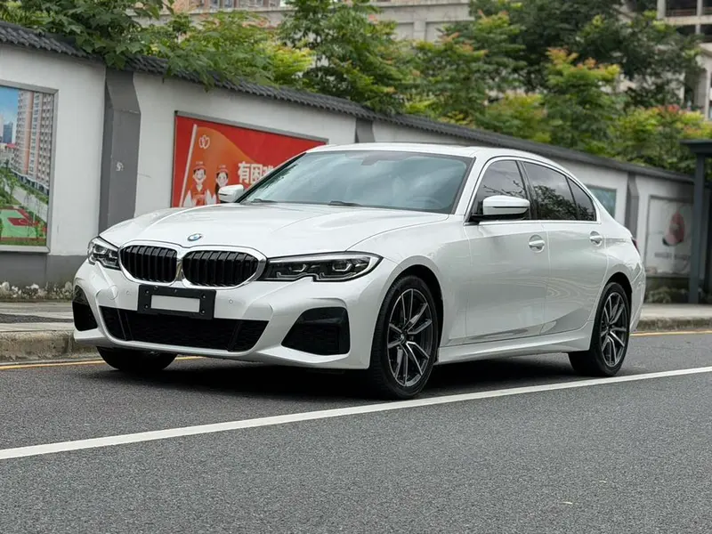 BMW 3-Series, 2022