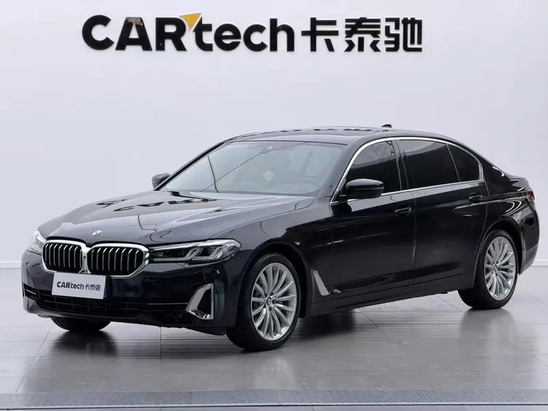 BMW 5-Series, 2022