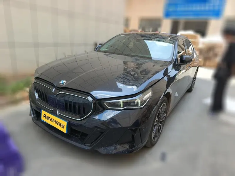 BMW 5-Series, 2025