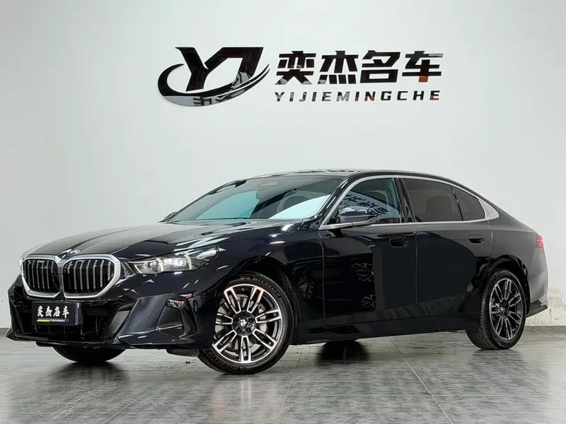 BMW 5-Series, 2026