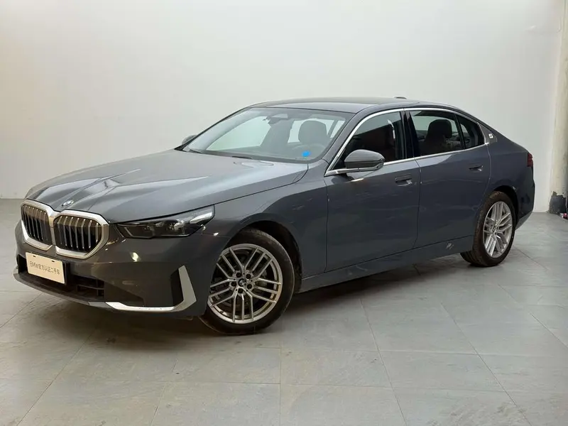 BMW 5-Series, 2024