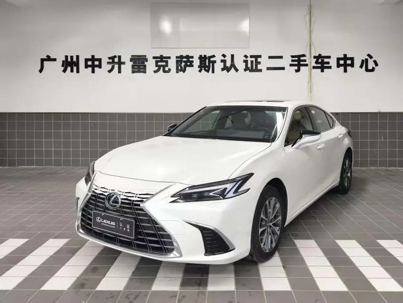 Lexus ES 200 Refined Edition, 2025 — фото 1