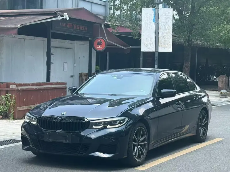 BMW 3-Series, 2022