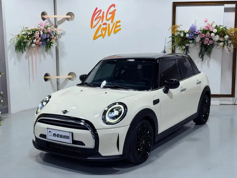 MINI MINI Facelift 1.5T COOPER Classic Edition, 2022 — фото 1