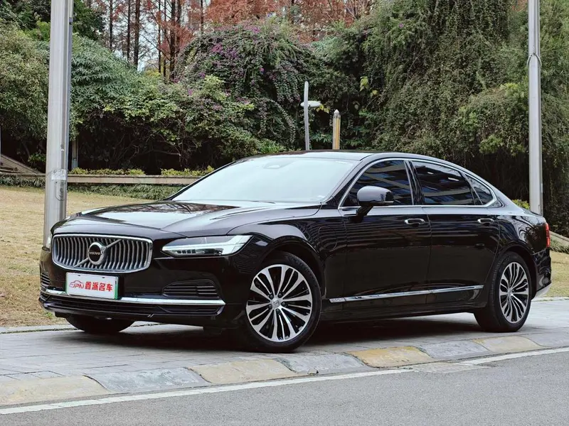 Volvo S90 PHEV T8 E Hybrid Luxury Edition, 2022 — фото 1