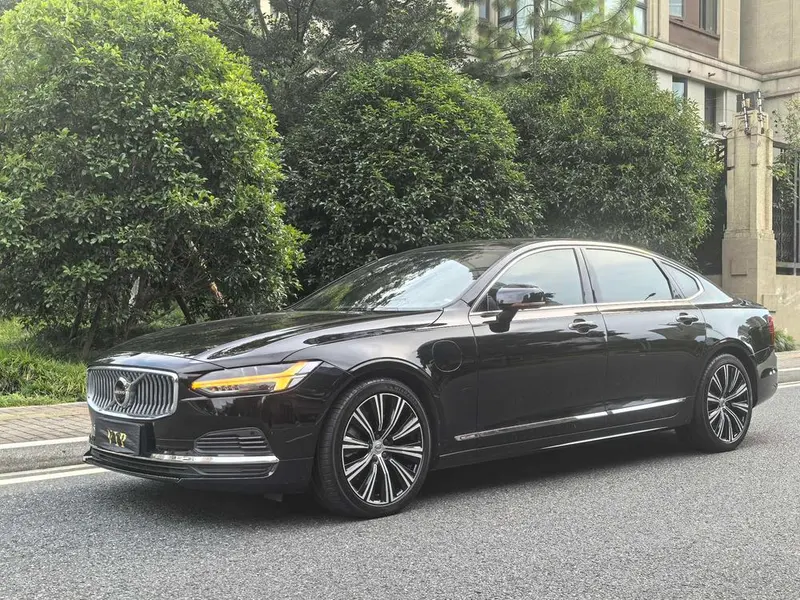 Volvo S90 PHEV T8 E Hybrid Luxury Edition, 2022 — фото 1