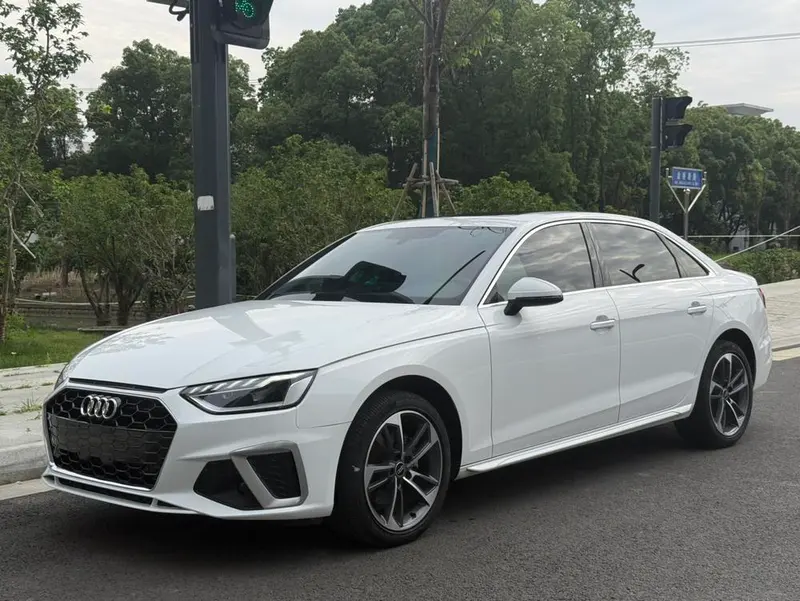 Audi A4L 40 TFSI Fashion Version, 2023 — фото 1