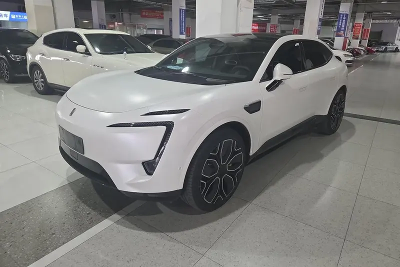 Avatr 11 Extended Range Dual Motor Edition Edition 4 Seater, 2022 — фото 1
