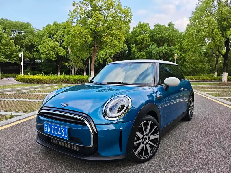 MINI MINI 1.5T COOPER Artist, 2022 — фото 1