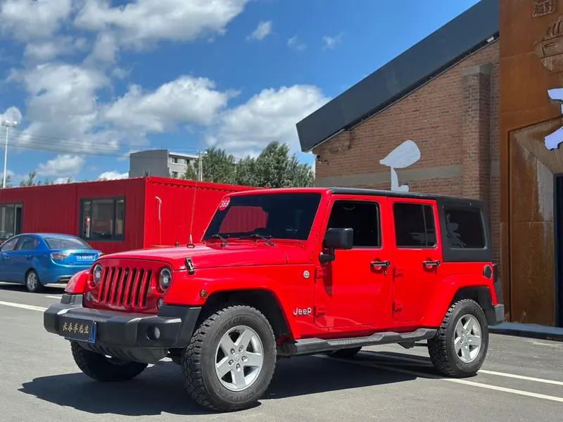 Jeep Wrangler 2.8TD Sahara Edition, 2015 — фото 1