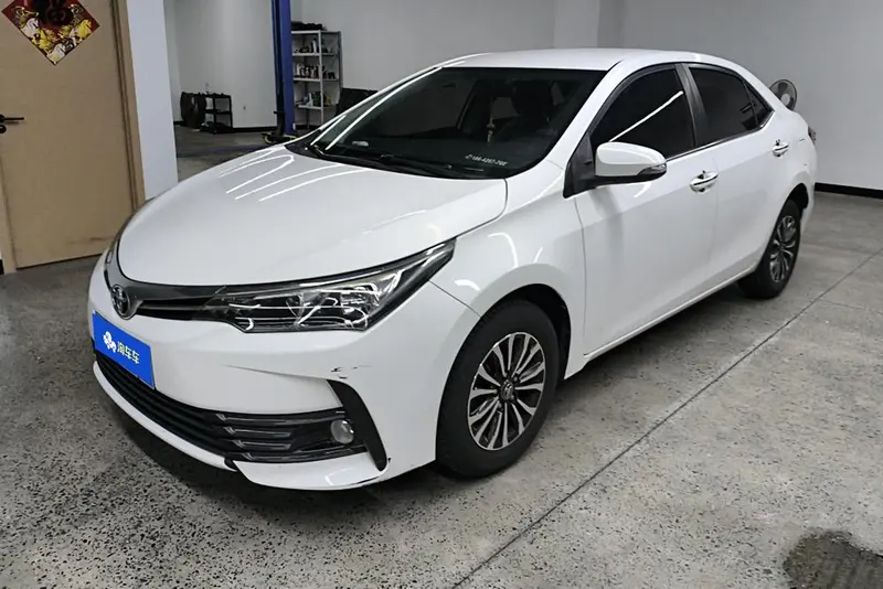 Toyota Corolla Facelift 1.2T S-CVT GL CN5, 2017 — фото 1