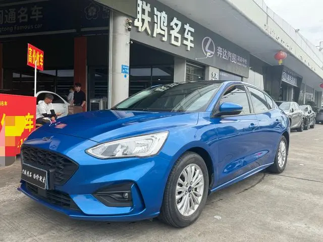Ford Focus Sedan EcoBoost 180 Auto Trendy Version, 2020 — фото 1