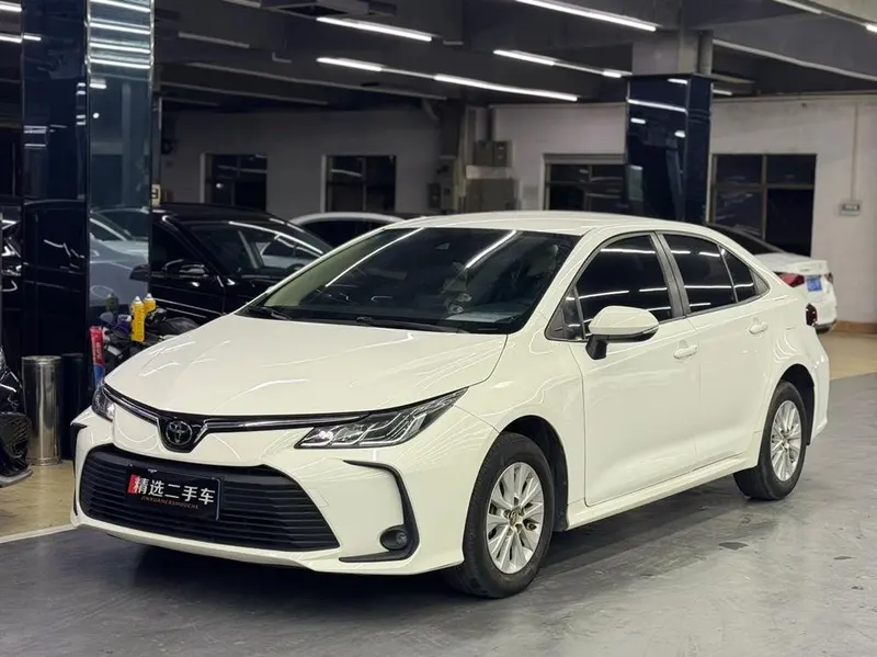 Toyota Corolla 1.2T S-CVT GL Edition, 2019 — фото 1