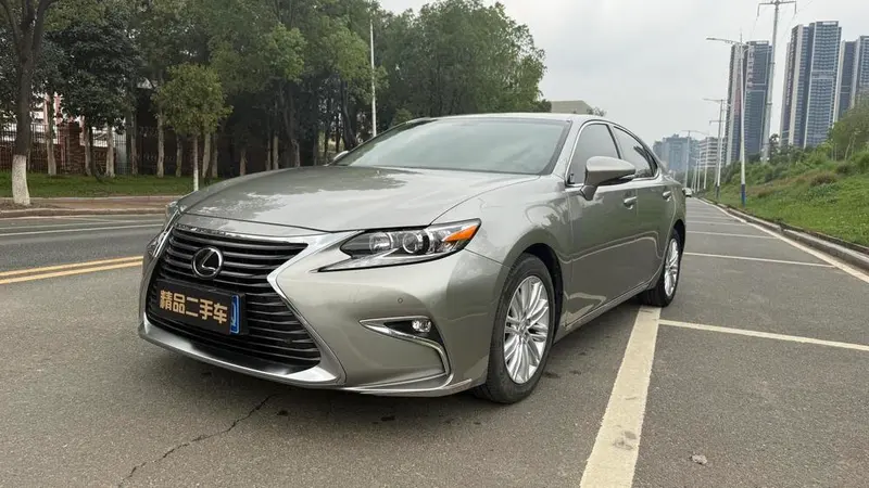 Lexus ES 200 Midnight Limited Edition, 2016 — фото 1