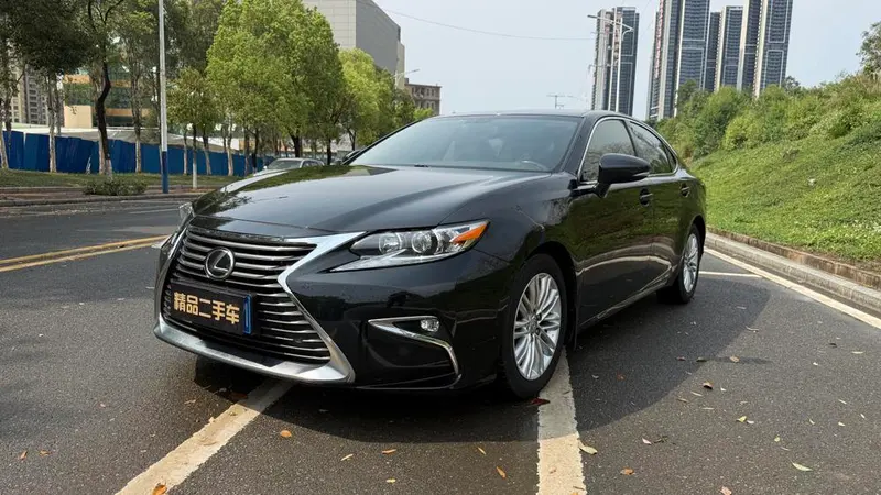 Lexus ES 200 30 Anniversary Edition, 2017 — фото 1