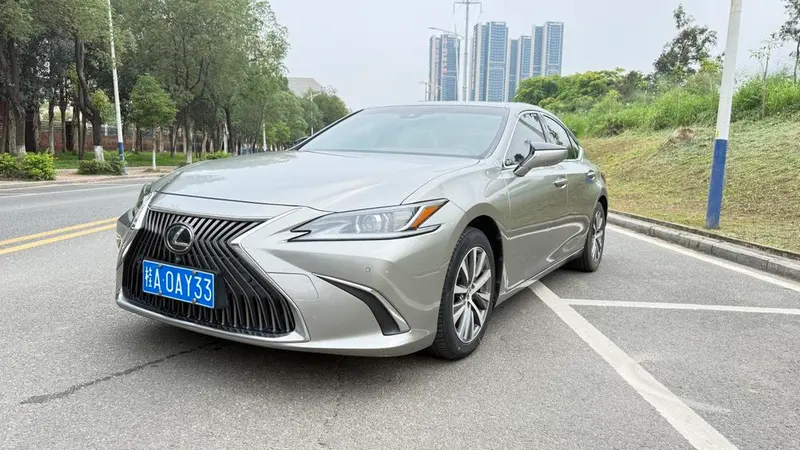 Lexus ES 200 Edition CN6, 2020 — фото 1