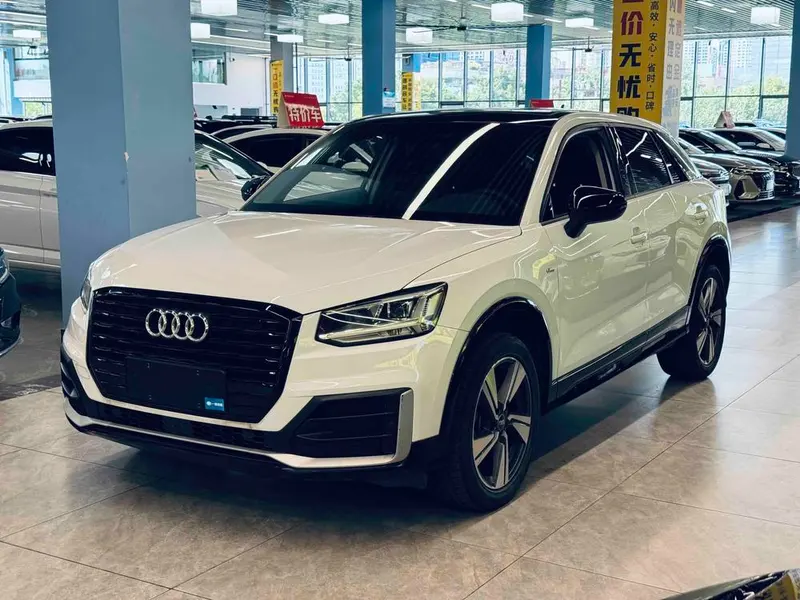 Audi Q2L, 2021
