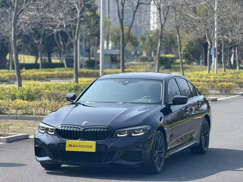 BMW 3-Series, 2022