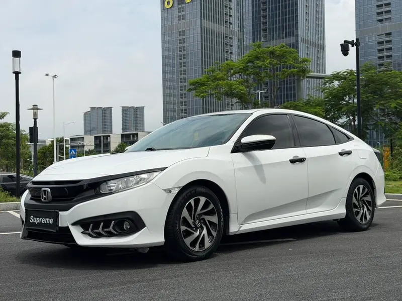 Honda Civic 220TURBO CVT Luxury Edition, 2016 — фото 1
