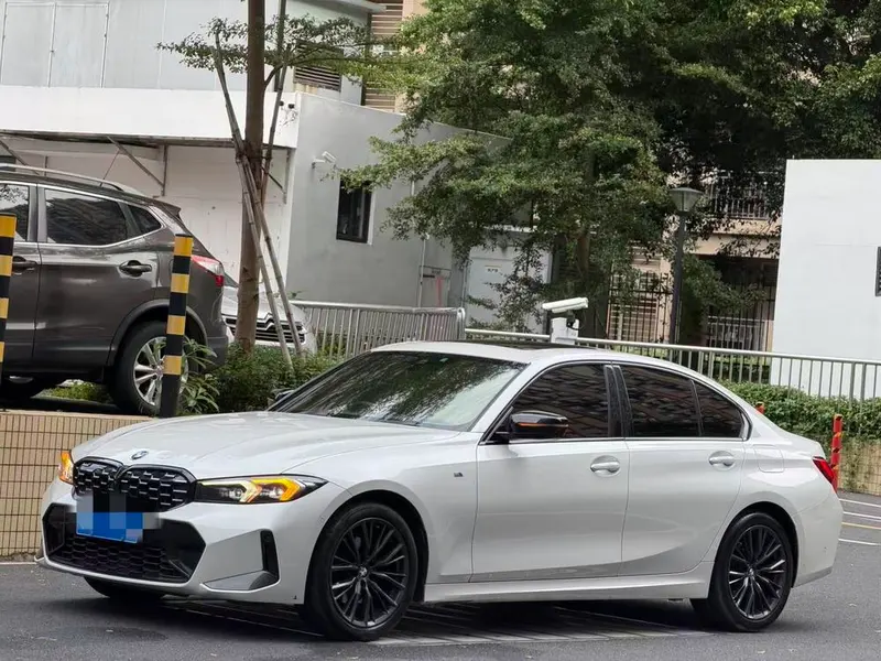 BMW 3-Series, 2023