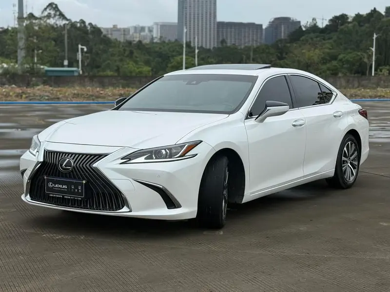 Lexus ES 200 Edition CN6, 2018 — фото 1