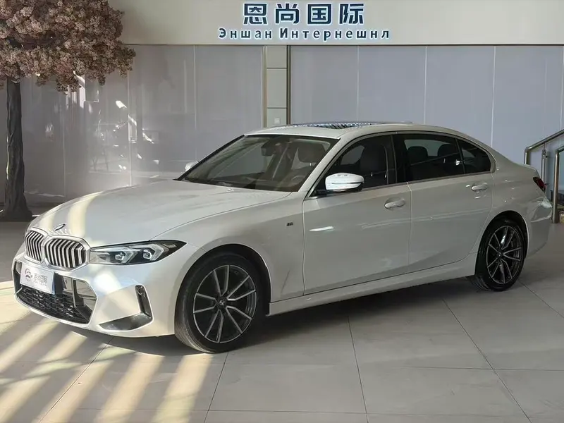BMW 3-Series, 2023