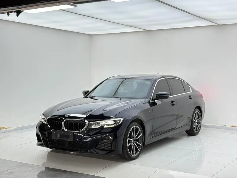 BMW 3-Series, 2022