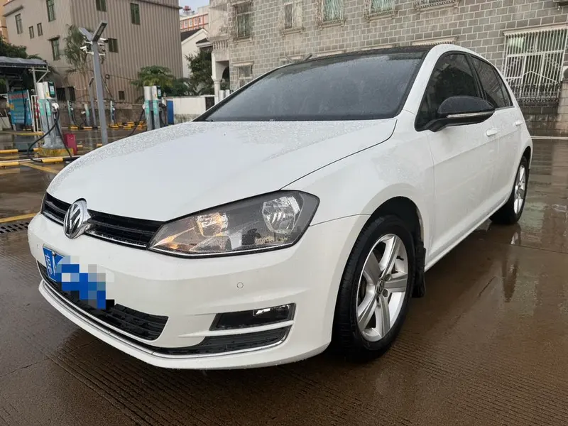 Volkswagen Golf 1.6L Auto Comfort Anniversary Edition, 2017 — фото 1