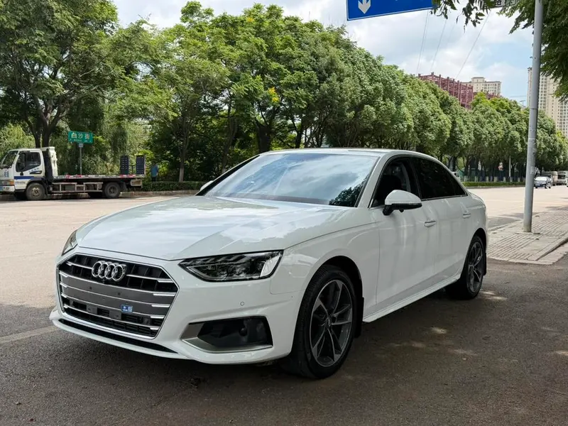 Audi A4L 40 TFSI Fashion Version, 2022 — фото 1