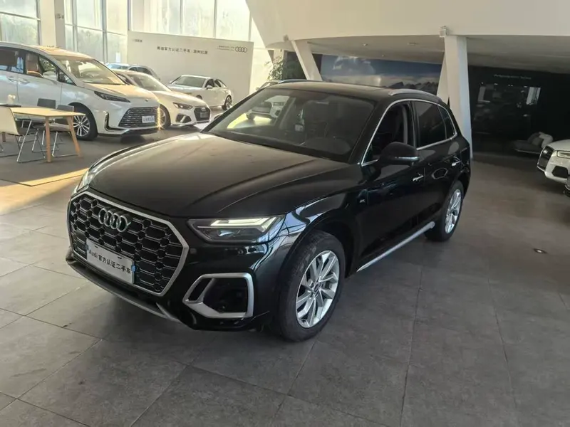 Audi Q5L, 2022