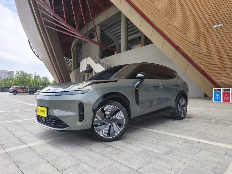 Lynk & Co 08 EM-P, 2023