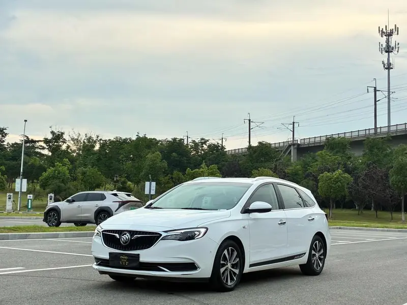 Buick Yuelang 18T Auto Elite Version, 2018 — фото 1