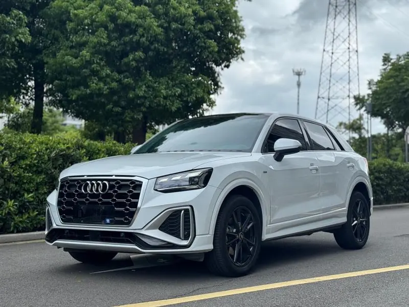 Audi Q2L, 2024