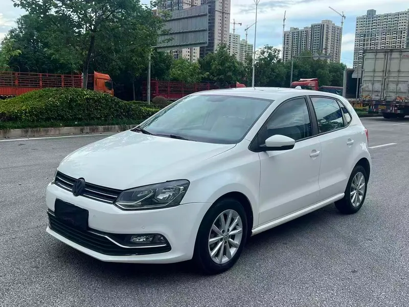 Volkswagen Polo 1.6L Auto Luxury Edition, 2014 — фото 1