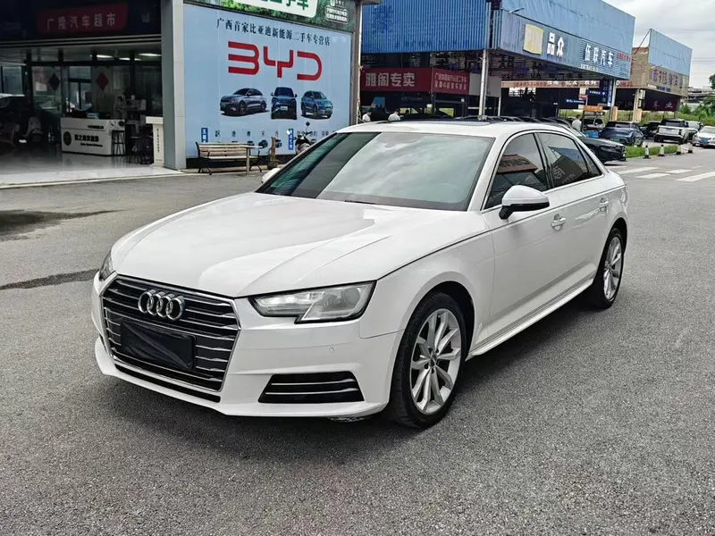 Audi A4L 30 Version 40 TFSI Version, 2018 — фото 1