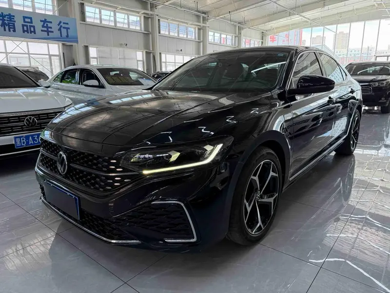 Volkswagen Passat, 2022