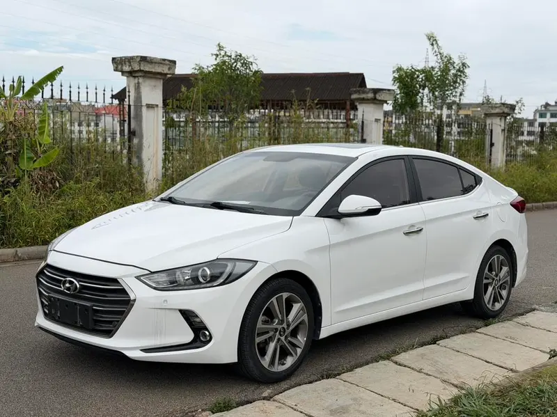 Hyundai Elantra Lingdong, 2016
