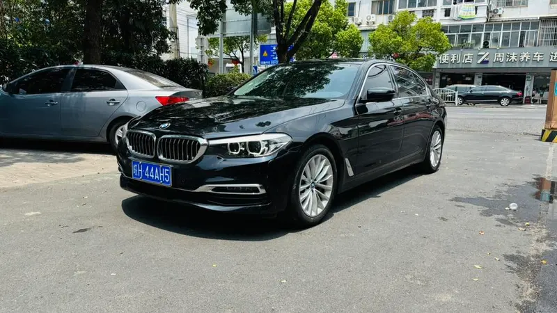 BMW 5-Series, 2019