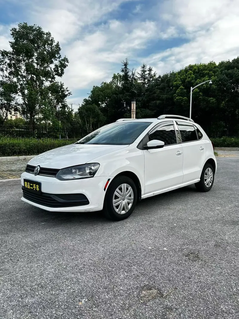Volkswagen Polo 1.4L Manual Style Version, 2016 — фото 1