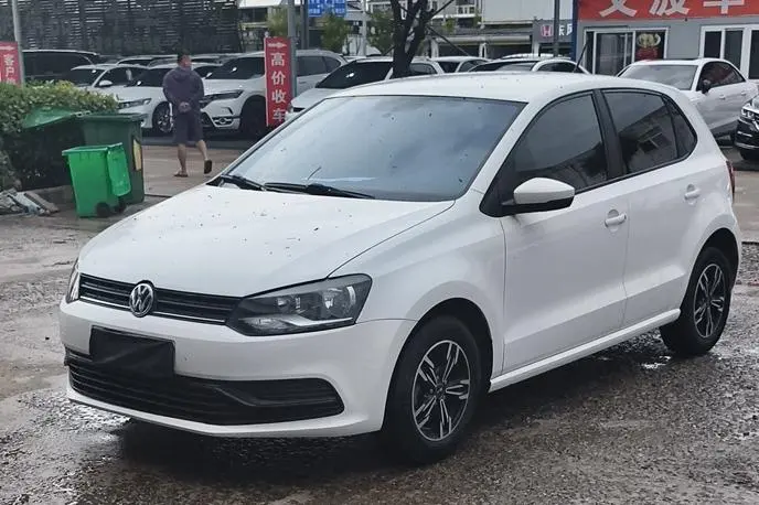 Volkswagen Polo 1.4L Auto Style Version, 2016 — фото 1