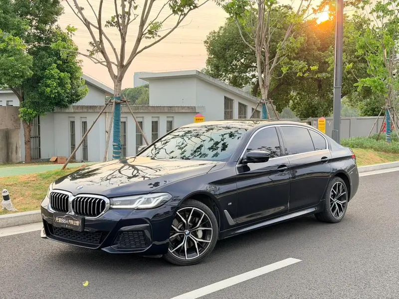 BMW 5-Series, 2022