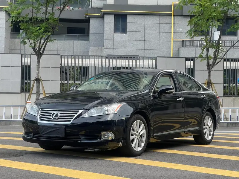 Lexus ES, 2010